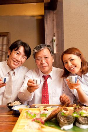 高齢者の宅配弁当「電子レンジでチン」